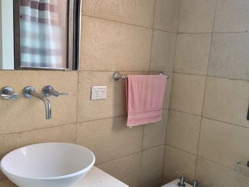 Casa de 7 ambientes en  alquiler en Escobar