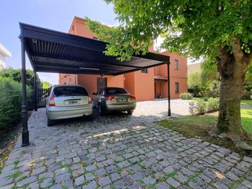 Casa de 7 ambientes en  alquiler en Escobar