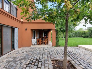Casa de 7 ambientes en  alquiler en Escobar