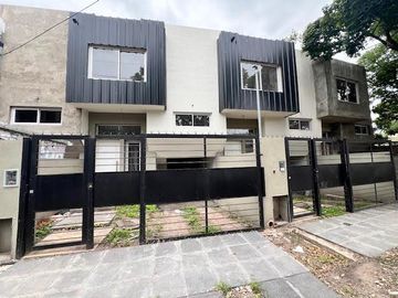 DUPLEX VENTA CASTELAR