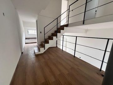 DUPLEX VENTA CASTELAR