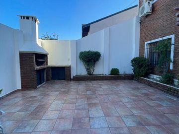 Casa  4 AMB EN EXELENTE ESTADO APTO CREDITO