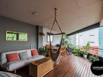 Venta depto 3 ambientes, balcón terraza y cochera fija en Palermo.
