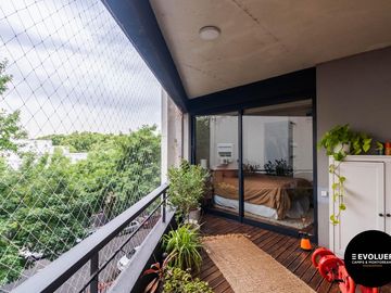 Venta depto 3 ambientes, balcón terraza y cochera fija en Palermo.