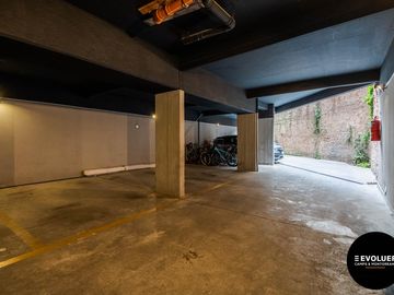 Venta depto 3 ambientes, balcón terraza y cochera fija en Palermo.