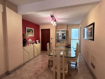 IMPERDIBLE OPORTUNIDAD - 5 AMBIENTES C/ COCHERA FIJA CUBIERTA Y BALCON DOBLE - REFACCIONADO - BOEDO