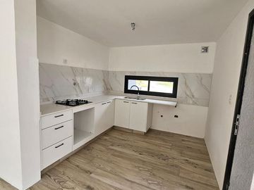 CASA EN VENTA, 4 AMBIENTES, SAN SEBASTIAN, AREA 11