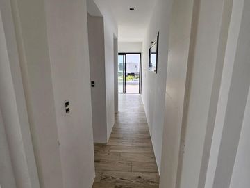 CASA EN VENTA, 4 AMBIENTES, SAN SEBASTIAN, AREA 11