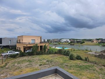 CASA EN VENTA, 4 AMBIENTES, SAN SEBASTIAN, AREA 11