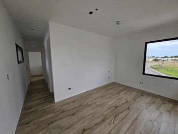 CASA EN VENTA, 4 AMBIENTES, SAN SEBASTIAN, AREA 11