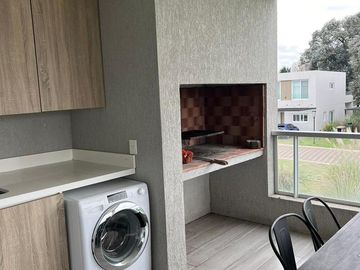 Venta Departamento Pilará, 3 ambientes, 2 cocheras, vista golf, Town House, La Calesa