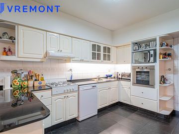 Formosa al 200  Piso 5 ambientes con dependencia en venta en Caballito con 2 cocheras