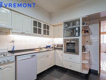Formosa al 200  Piso 5 ambientes con dependencia en venta en Caballito con 2 cocheras