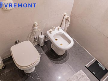 Formosa al 200  Piso 5 ambientes con dependencia en venta en Caballito con 2 cocheras