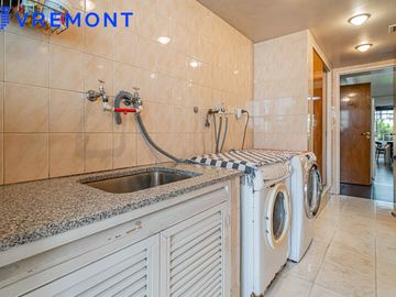 Formosa al 200  Piso 5 ambientes con dependencia en venta en Caballito con 2 cocheras