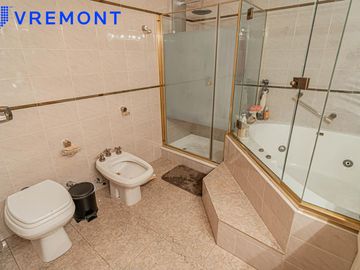 Formosa al 200  Piso 5 ambientes con dependencia en venta en Caballito con 2 cocheras