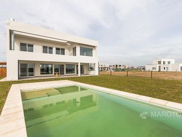 CASA EN VENTA EN BARRIO PUERTOS - MAROTO PROPIEDADES