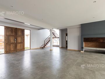 CASA EN VENTA EN BARRIO PUERTOS - MAROTO PROPIEDADES