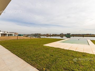 CASA EN VENTA EN BARRIO PUERTOS - MAROTO PROPIEDADES