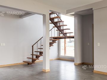 CASA EN VENTA EN BARRIO PUERTOS - MAROTO PROPIEDADES