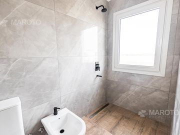 CASA EN VENTA EN BARRIO PUERTOS - MAROTO PROPIEDADES