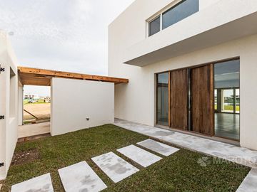 CASA EN VENTA EN BARRIO PUERTOS - MAROTO PROPIEDADES