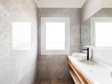 CASA EN VENTA EN BARRIO PUERTOS - MAROTO PROPIEDADES