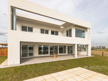 CASA EN VENTA EN BARRIO PUERTOS - MAROTO PROPIEDADES