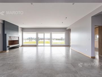 CASA EN VENTA EN BARRIO PUERTOS - MAROTO PROPIEDADES