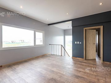 CASA EN VENTA EN BARRIO PUERTOS - MAROTO PROPIEDADES