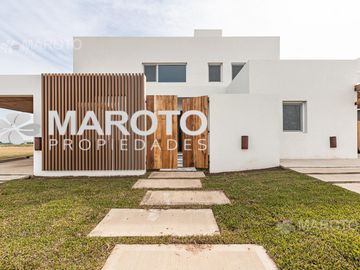 CASA EN VENTA EN BARRIO PUERTOS - MAROTO PROPIEDADES