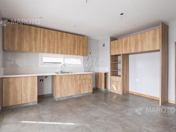 CASA EN VENTA EN BARRIO PUERTOS - MAROTO PROPIEDADES