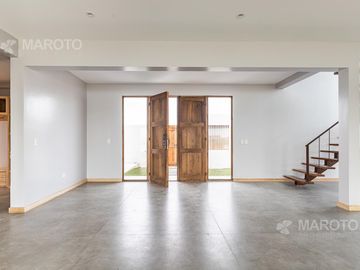 CASA EN VENTA EN BARRIO PUERTOS - MAROTO PROPIEDADES