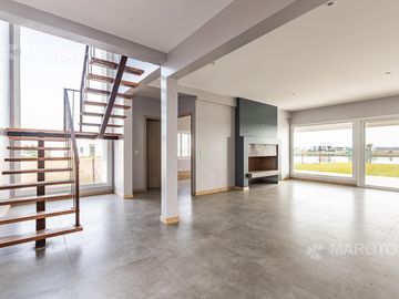 CASA EN VENTA EN BARRIO PUERTOS - MAROTO PROPIEDADES