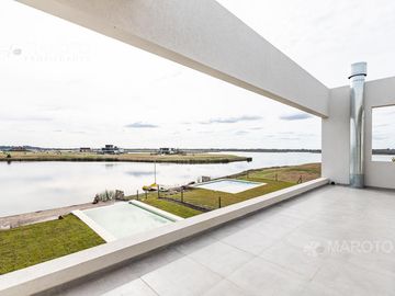 CASA EN VENTA EN BARRIO PUERTOS - MAROTO PROPIEDADES