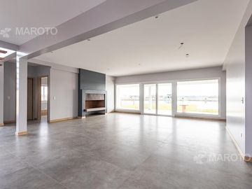 CASA EN VENTA EN BARRIO PUERTOS - MAROTO PROPIEDADES