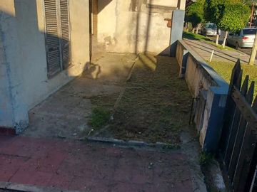 Casa en  a Reciclar ideal Constructores