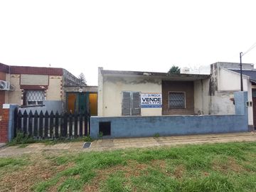Casa en  a Reciclar ideal Constructores