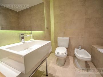 Venta Departamento 3 ambientes Coghlan con balcón