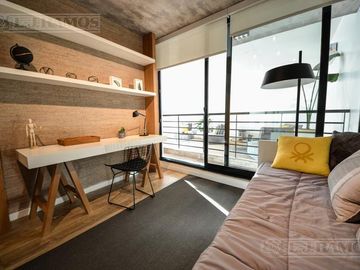 Venta Departamento 3 ambientes Coghlan con balcón
