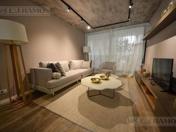 Venta Departamento 3 ambientes Coghlan con balcón
