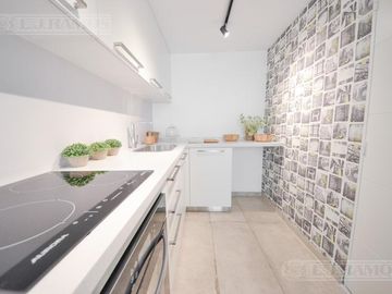 Venta Departamento 3 ambientes Coghlan con balcón