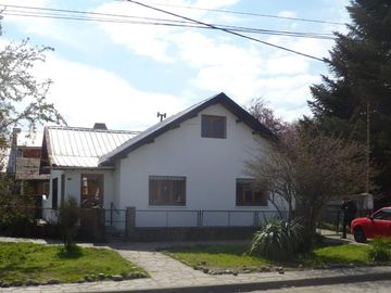 Casa en  centro de El Bolson.