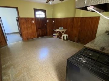 Casa en venta - 2 Dormitorios 1 Baño - Cochera - 240Mts2 - Tolosa