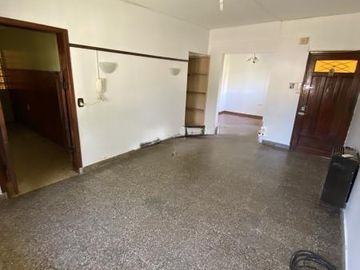 Casa en venta - 2 Dormitorios 1 Baño - Cochera - 240Mts2 - Tolosa