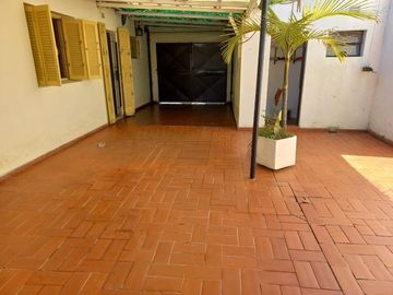 Casa en venta - 2 Dormitorios 1 Baño - Cochera - 240Mts2 - Tolosa