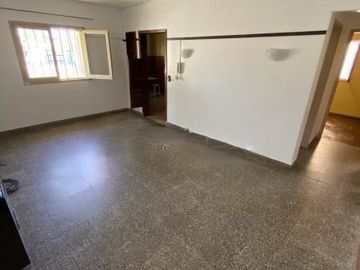 Casa en venta - 2 Dormitorios 1 Baño - Cochera - 240Mts2 - Tolosa