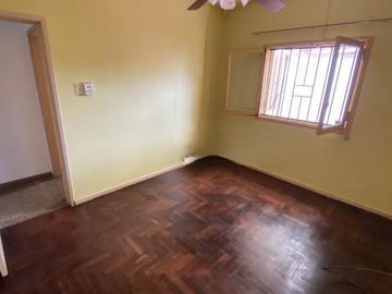 Casa en venta - 2 Dormitorios 1 Baño - Cochera - 240Mts2 - Tolosa