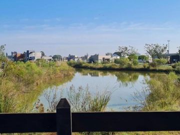 Casa en venta - 2 Dormitorios 2 Baños - Cochera - 530Mts2 - San Ramón, Pilar del Este