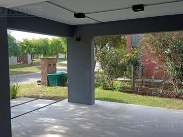 Bellisima casa al verde en Area 1 San Sebastian MB